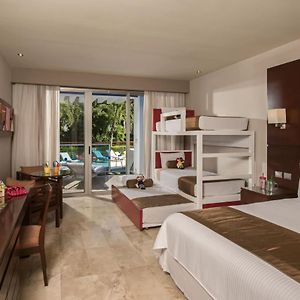 Family Club Pool Access